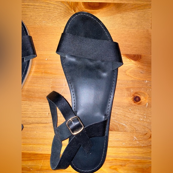 Sandals - Picture 3 of 3